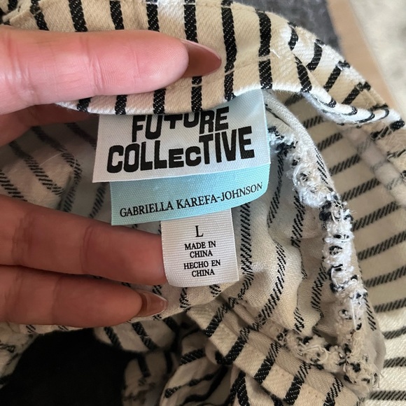 One Shoulder Striped Ruffle Crop Top - Picture 3 of 3